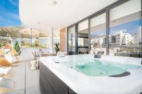 Lovely view with private jacuzzi & terrace, pool and parking by REMS